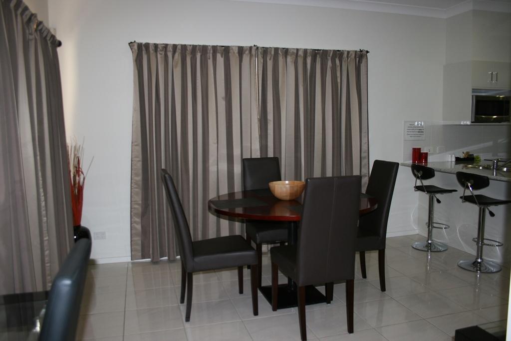 Noah'S Mid City Motor Inn Muswellbrook Phòng bức ảnh